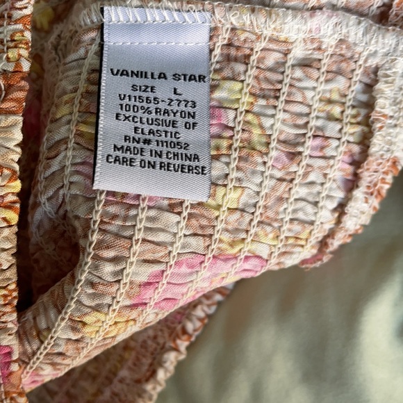 VanillaStar Floral ElasticRuched Ruffle Halter Top - Picture 9 of 10